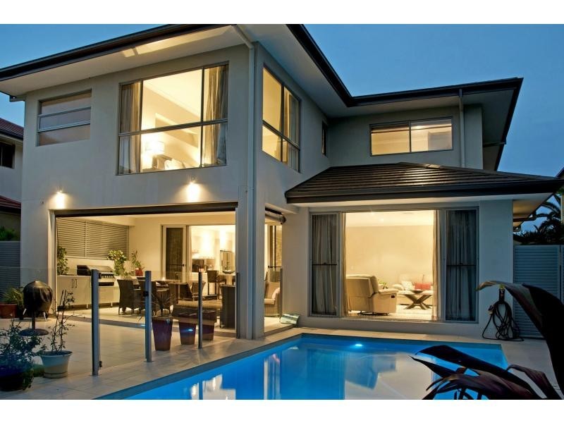 9103 Peter Senior Drive, Hope Island QLD 4212