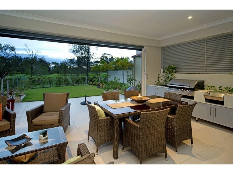9103 Peter Senior Drive, Hope Island QLD 4212