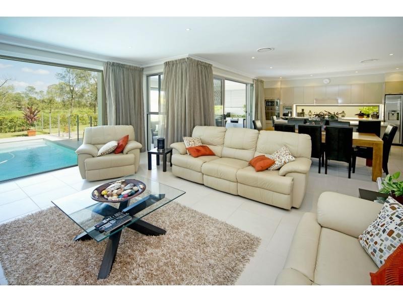 9103 Peter Senior Drive, Hope Island QLD 4212