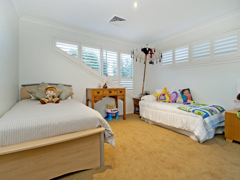 1050 Rosebank Way, Hope Island QLD 4212