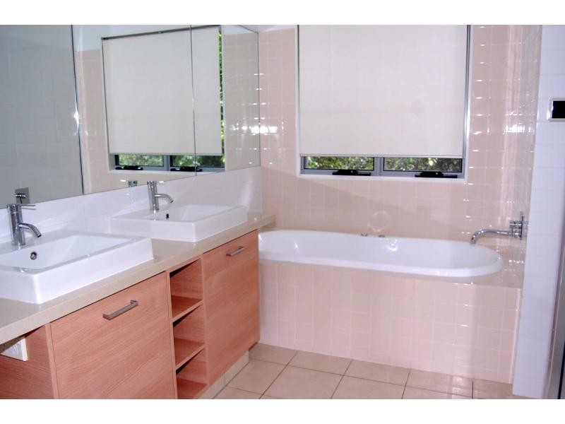 Hope Island QLD 4212