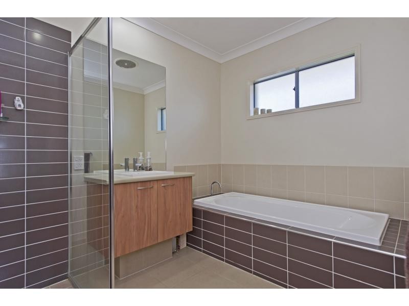 78 The Peninsula , (Monterey Keys), Helensvale QLD 4212