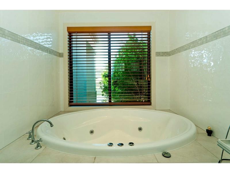 Hope Island QLD 4212