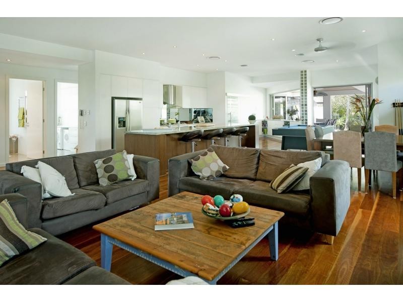 2858 Virginia Drive, Hope Island QLD 4212