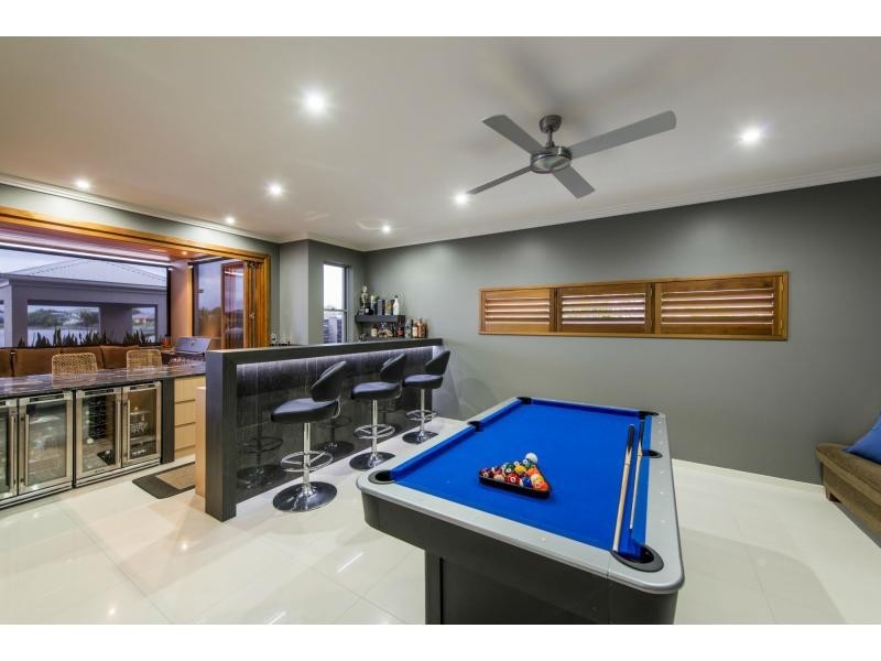 136 The Peninsula, Helensvale QLD 4212