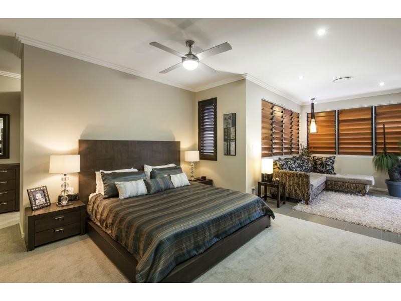 136 The Peninsula, Helensvale QLD 4212