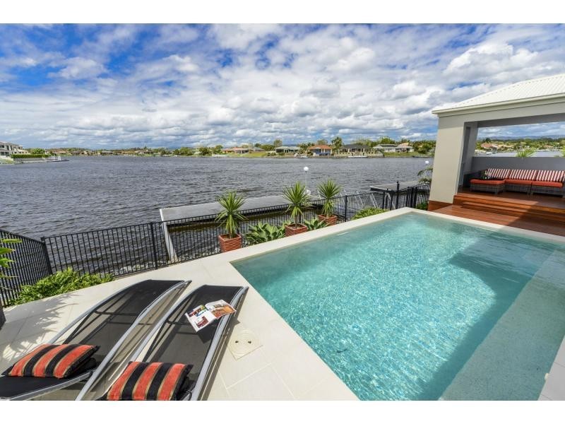 136 The Peninsula, Helensvale QLD 4212