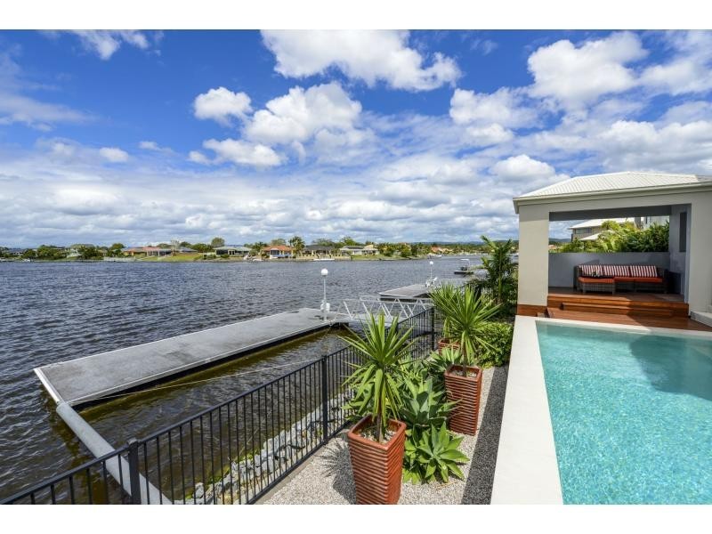 136 The Peninsula, Helensvale QLD 4212