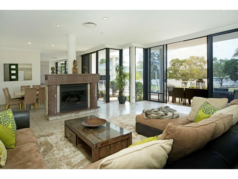 11 River Cove Place, Helensvale QLD 4212