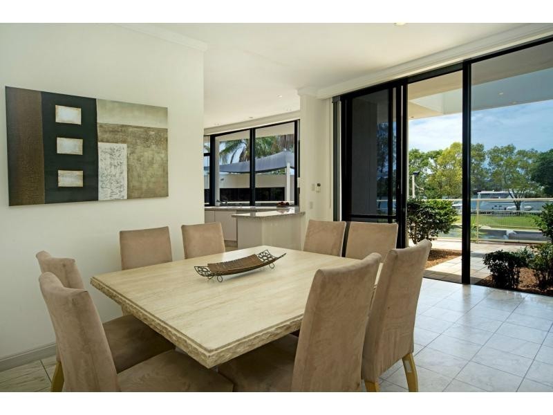 11 River Cove Place, Helensvale QLD 4212