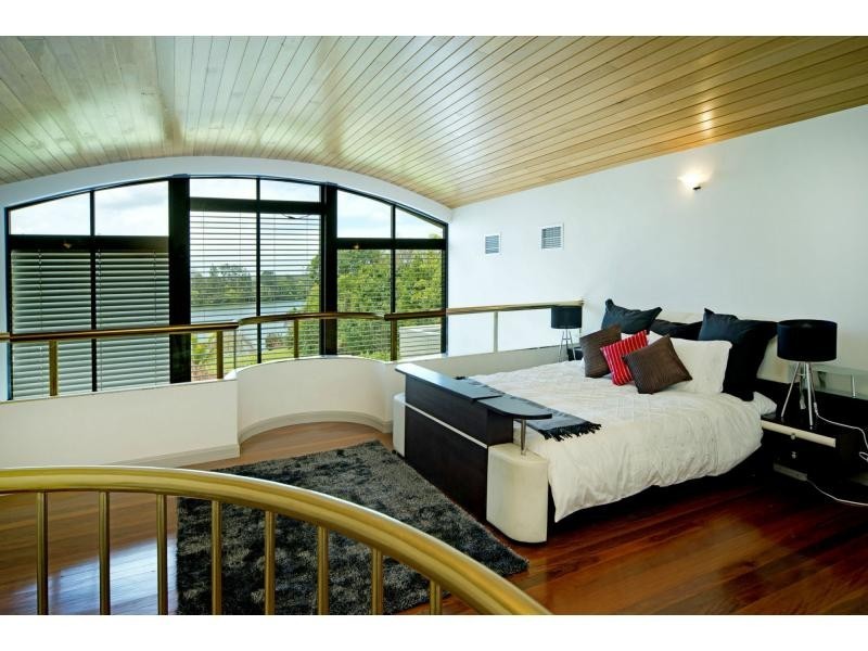 11 River Cove Place, Helensvale QLD 4212