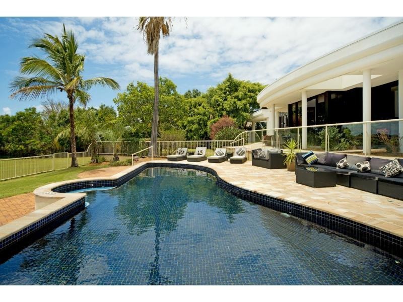 11 River Cove Place, Helensvale QLD 4212