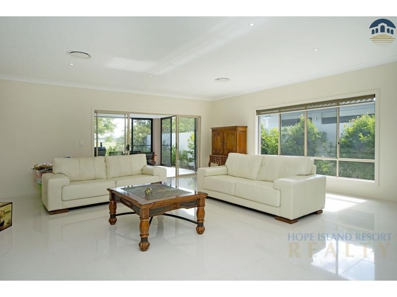 9116 Peter Senior Drive, Hope Island QLD 4212
