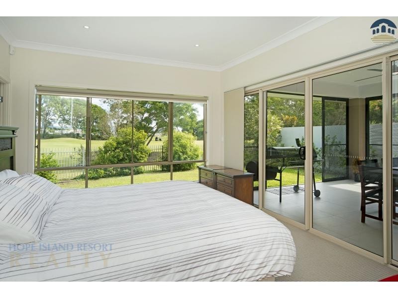 9116 Peter Senior Drive, Hope Island QLD 4212