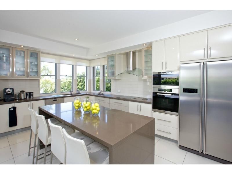 6187 Bolsena Circuit, Hope Island QLD 4212