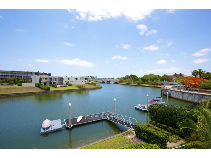 6187 Bolsena Circuit, Hope Island QLD 4212