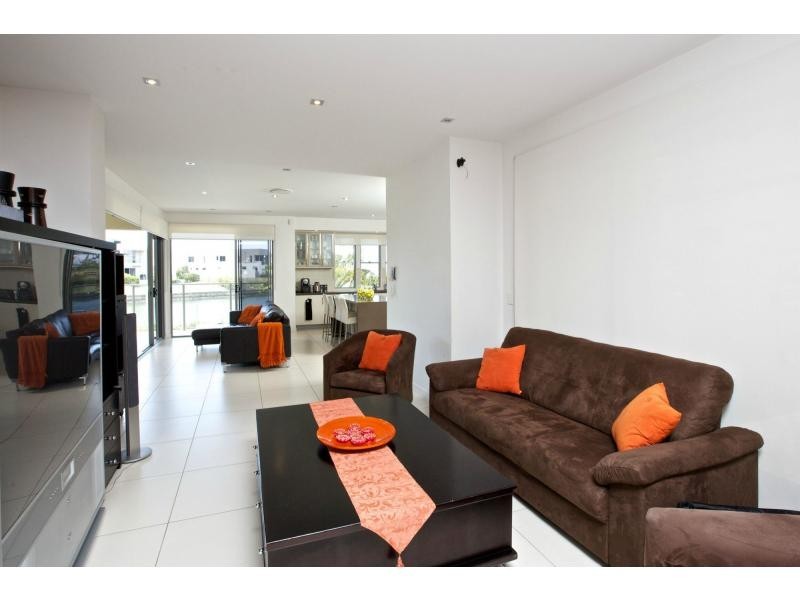 6187 Bolsena Circuit, Hope Island QLD 4212