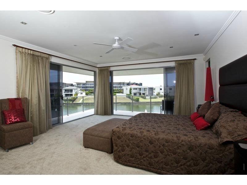6187 Bolsena Circuit, Hope Island QLD 4212