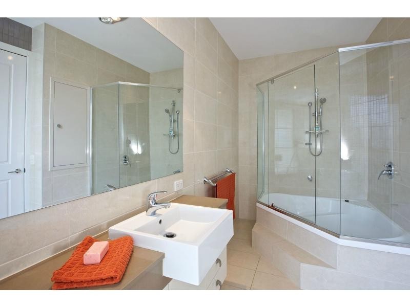 6187 Bolsena Circuit, Hope Island QLD 4212