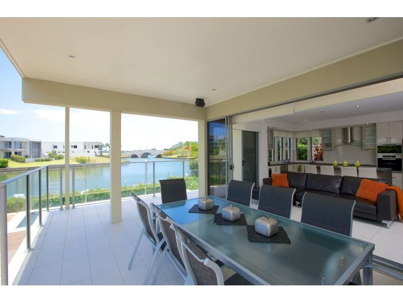 6187 Bolsena Circuit, Hope Island QLD 4212
