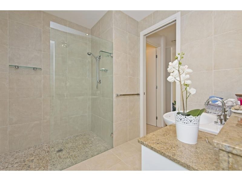 3129 Riverleigh Drive, Hope Island QLD 4212