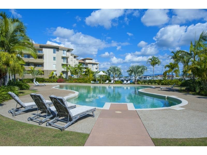 1716 Rialto Quay Drive, Hope Island QLD 4212