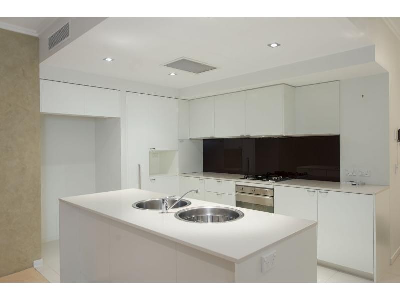 1716 Rialto Quay Drive, Hope Island QLD 4212