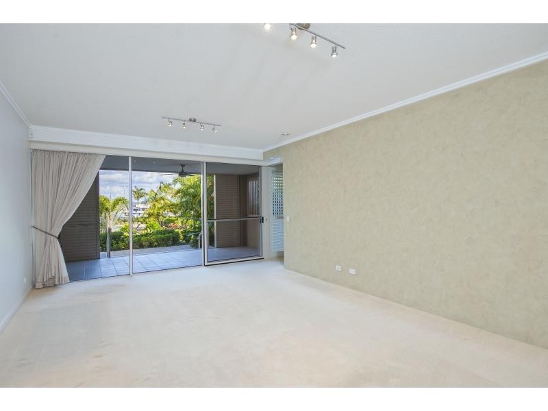 1716 Rialto Quay Drive, Hope Island QLD 4212