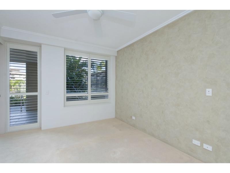 1716 Rialto Quay Drive, Hope Island QLD 4212