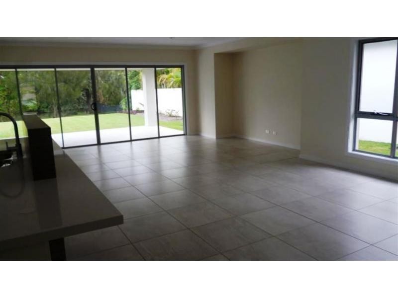 Monterey Keys QLD 4212