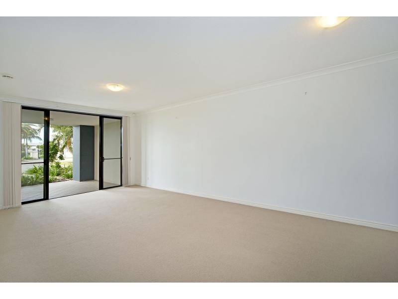 7002 Phoenix Palms Drive, Hope Island QLD 4212