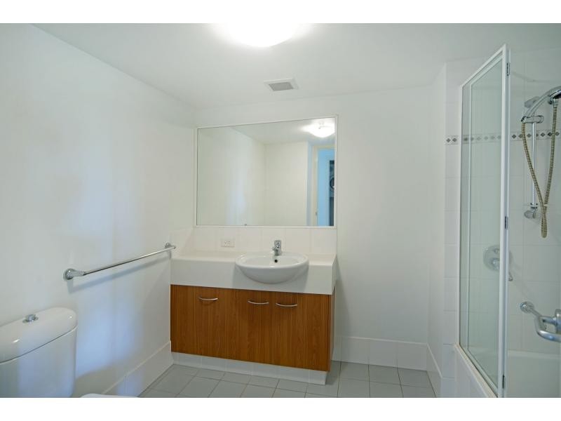 7002 Phoenix Palms Drive, Hope Island QLD 4212