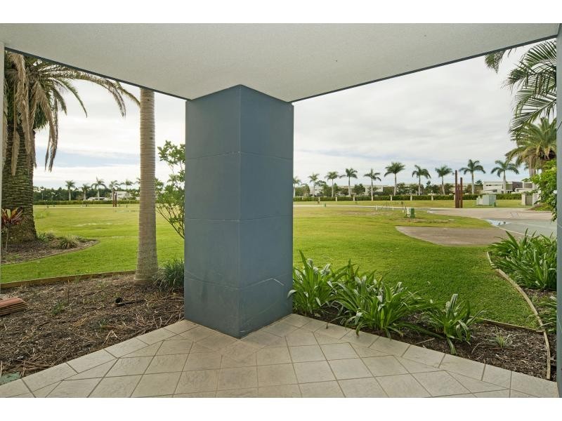 7002 Phoenix Palms Drive, Hope Island QLD 4212