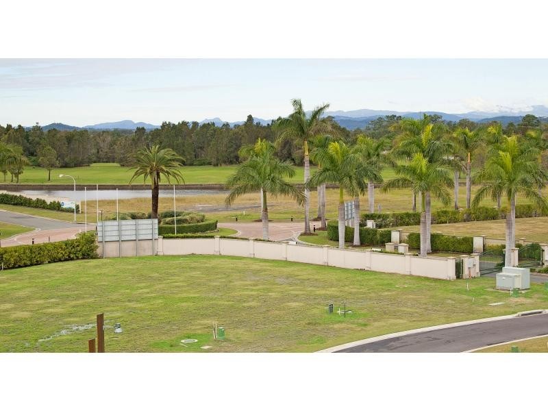 7002 Phoenix Palms Drive, Hope Island QLD 4212