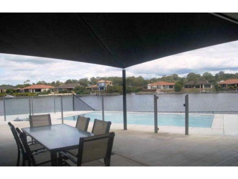 3 Glenwater Crescent, Helensvale QLD 4212