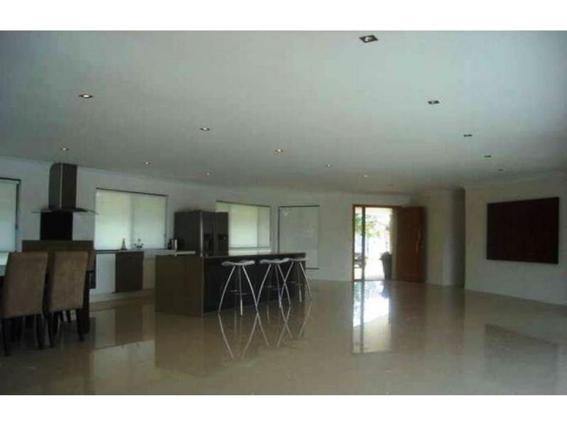 3 Glenwater Crescent, Helensvale QLD 4212