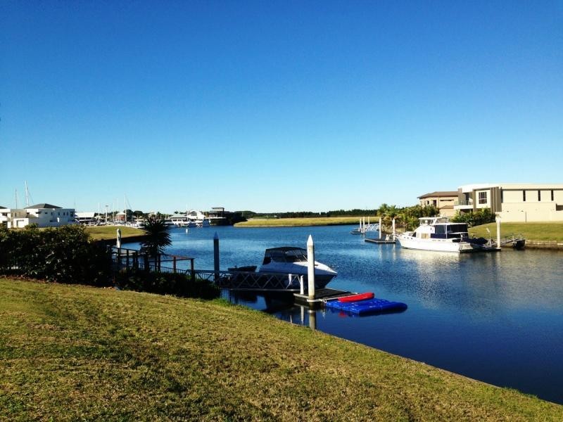 L70 Yanderra Close, Hope Island QLD 4212