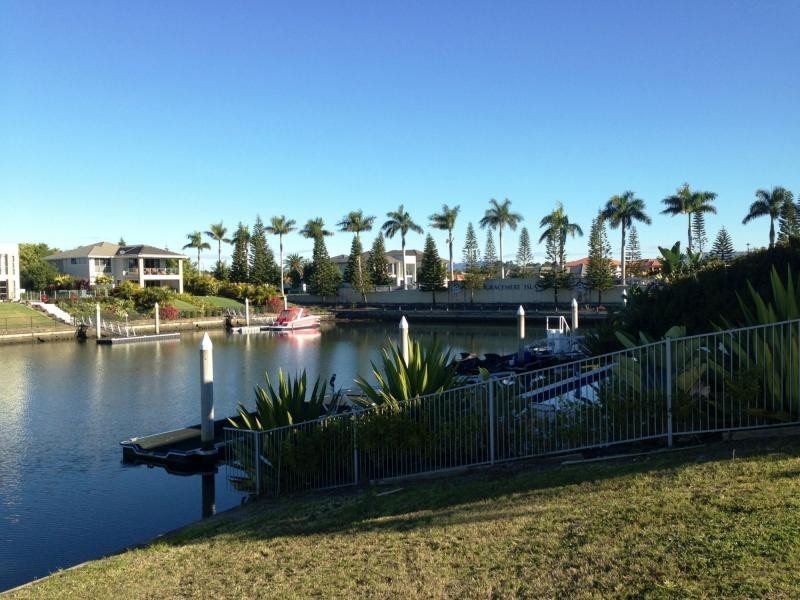 L70 Yanderra Close, Hope Island QLD 4212