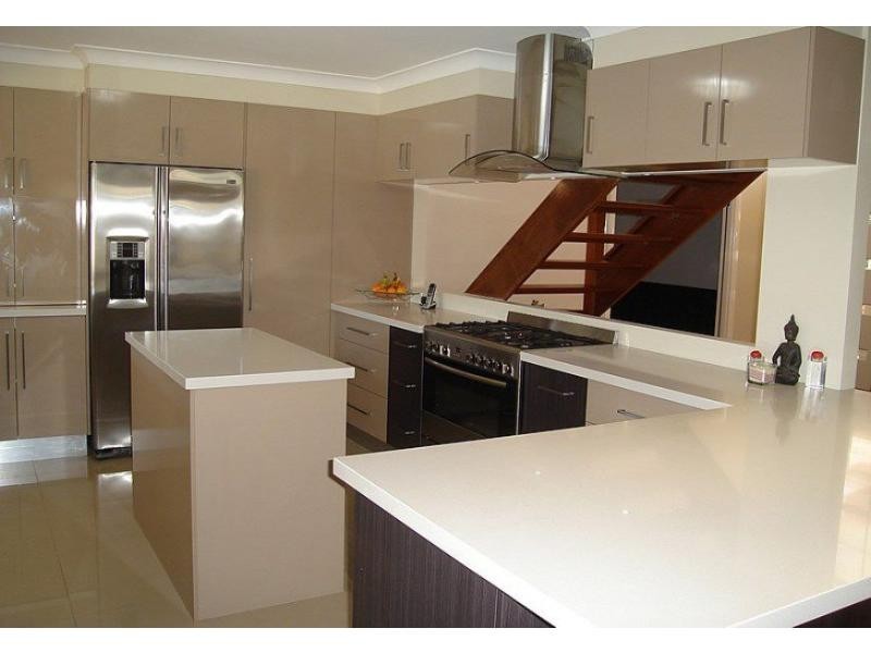 11 Oyster Cove Promenade, Helensvale QLD 4212