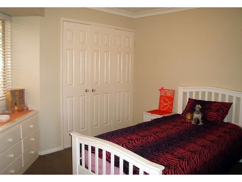 11 Oyster Cove Promenade, Helensvale QLD 4212