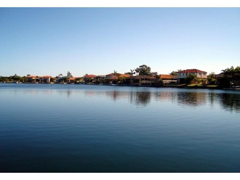 11 Oyster Cove Promenade, Helensvale QLD 4212