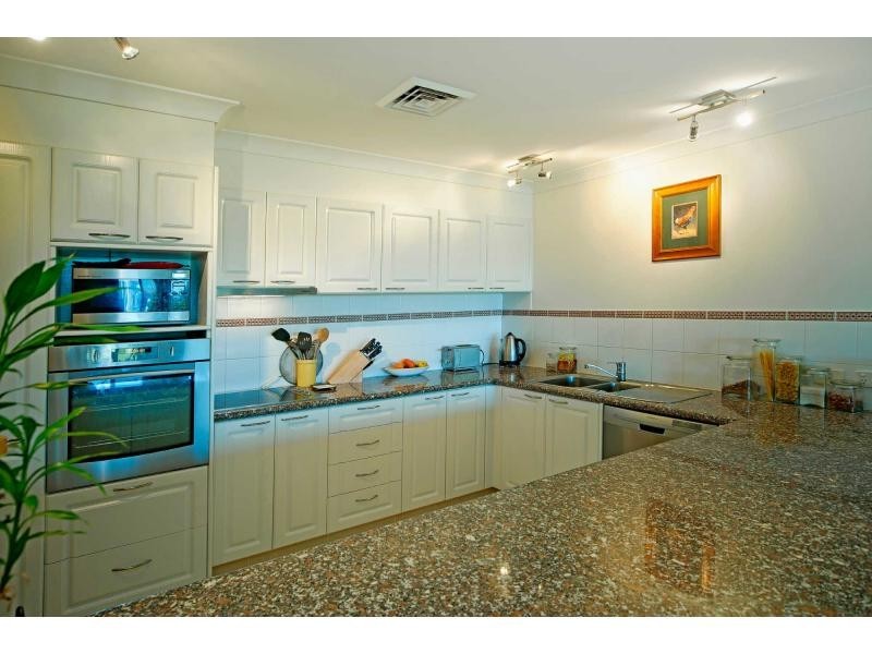 Hope Island QLD 4212