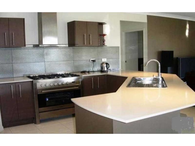 27 Rhodium Crescent, Hope Island QLD 4212