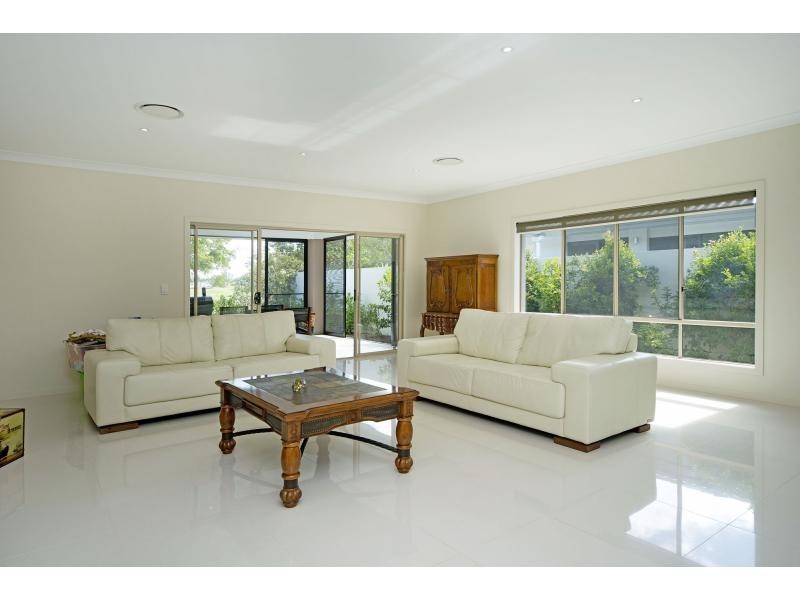 Hope Island QLD 4212