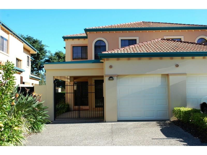 3207 Palladian Drive, Hope Island QLD 4212