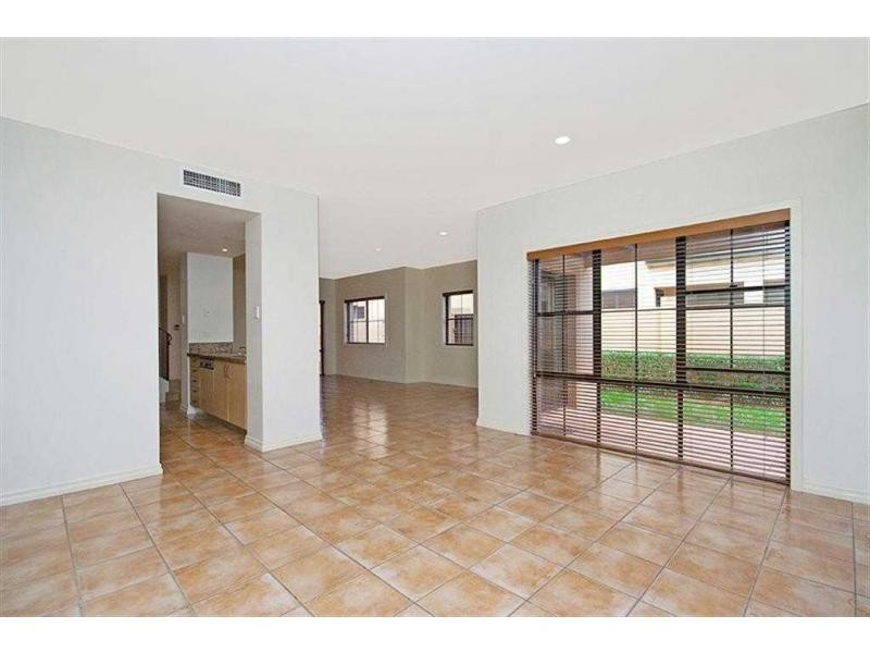 3207 Palladian Drive, Hope Island QLD 4212