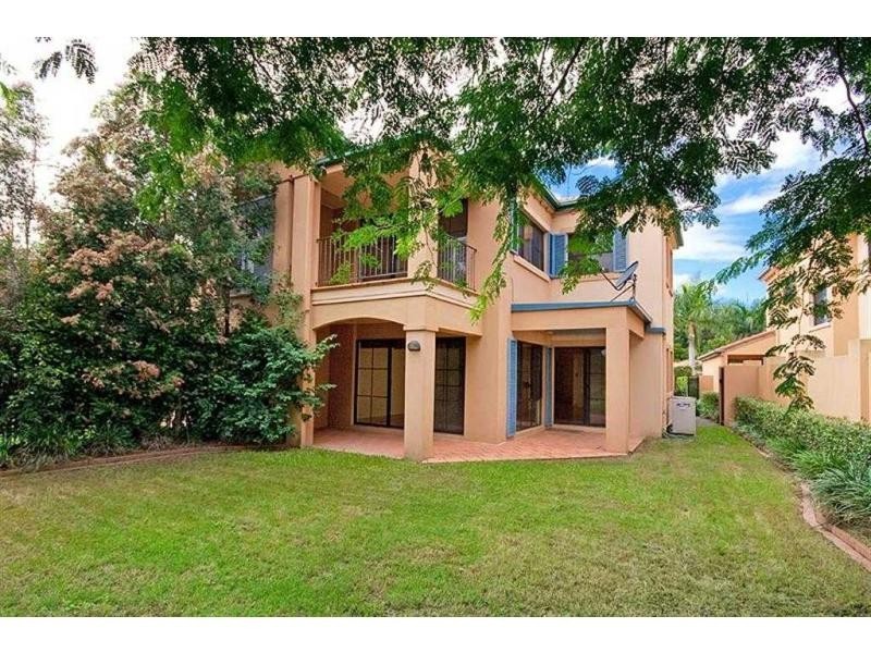 3207 Palladian Drive, Hope Island QLD 4212