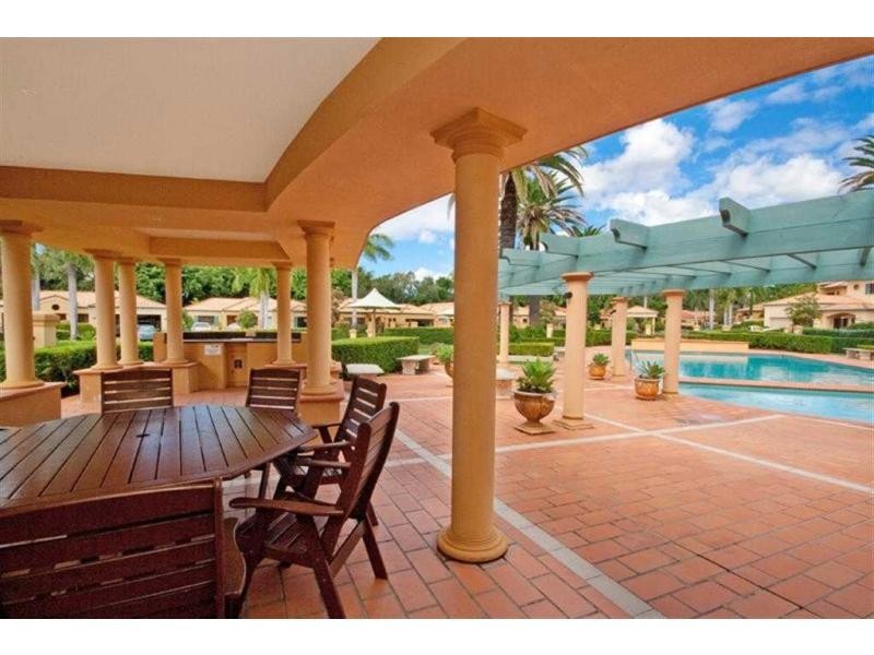 3207 Palladian Drive, Hope Island QLD 4212