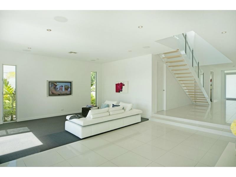 2232 Glengallon Way, Hope Island QLD 4212