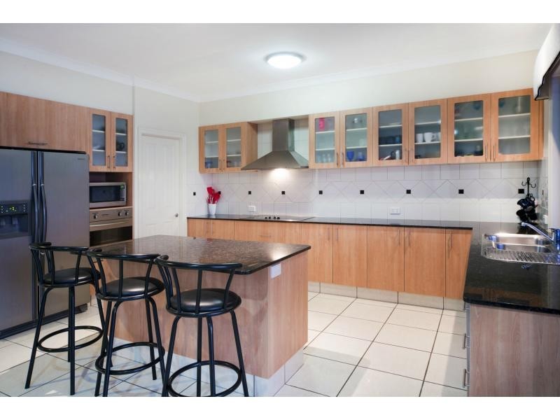 523 Oyster Cove Promenade, Helensvale QLD 4212